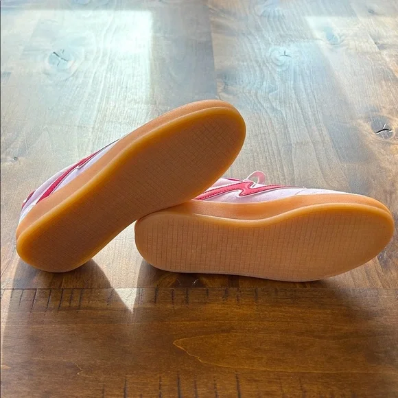 Madden Girl Giia Sneaker - Picture 6 of 7